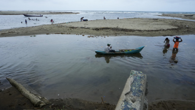 地球暖化海水上升，巴拿马是其一中个受影响的国家。(美联社)
