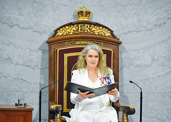 ■去年九月，女总督帕耶特作为英女皇的代表，在加拿大国会致辞。