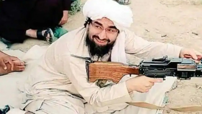 塔利班宗教領袖哈卡尼被人以藏在義肢中的炸彈炸死。網上圖片