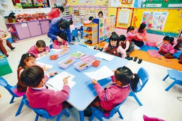 教育局宣佈延長全港中小學及幼稚園停課，不早於下月16日復課。 資料圖片