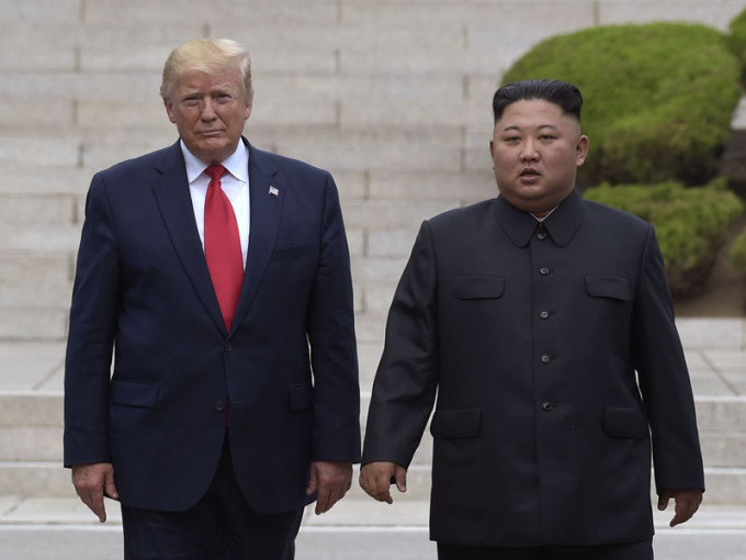 北韓外交部否認領袖金正恩最近曾致函美國總統特朗普，並警告，朝美領袖之間的關係，不可以隨便拿來談論。 AP圖