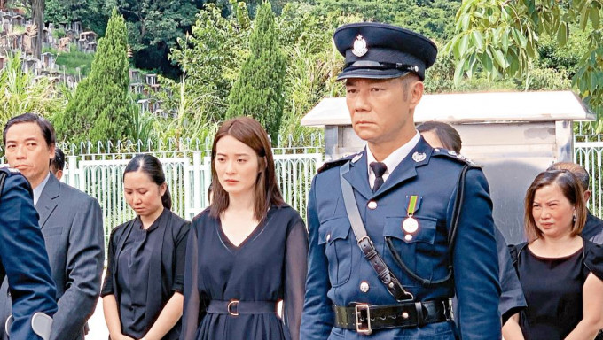 张兆辉在剧中饰演支援组组长。