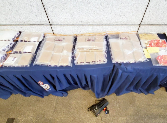 警方检获市值约1,620万元毒品。