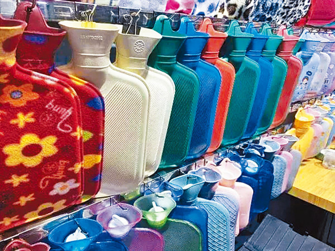 中国产的热水袋在欧洲热销。　