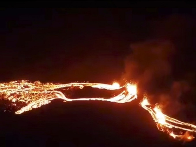 法格拉達爾火山噴發。AP