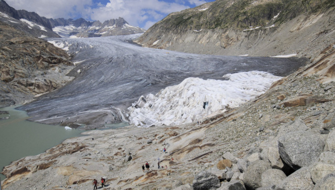 有感冰川融化日益嚴重，瑞士公投通過新氣候法，2050年前達至碳中和。  新華社圖