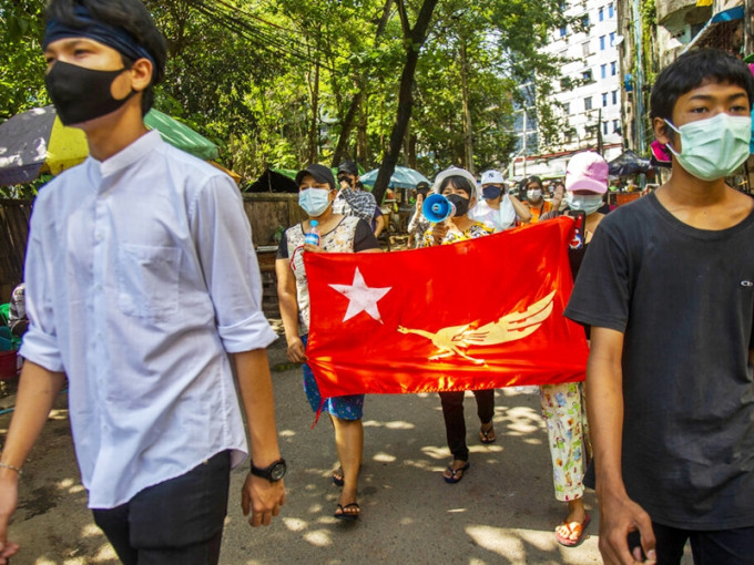 缅甸反政变示威持续逾两个月。AP图片