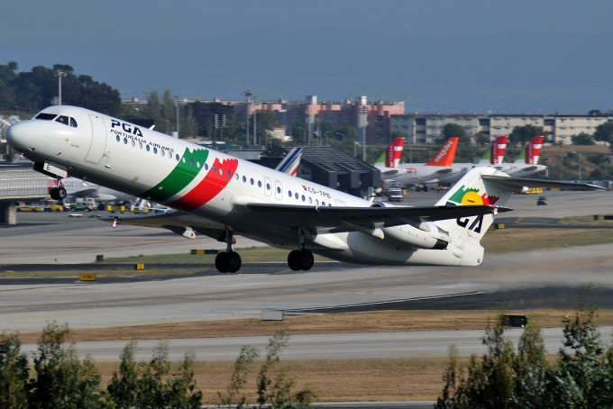 葡萄利亞航空一名副機長在飛機即將起飛前，在駕駛艙內被發現爛醉。網上圖片