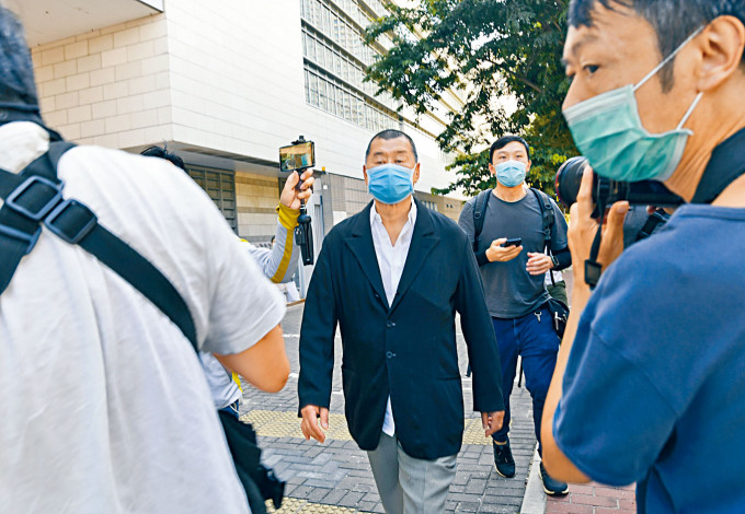 壹傳媒創辦人黎智英等十三人，被控一項煽惑他人參與未經批准集結罪。
