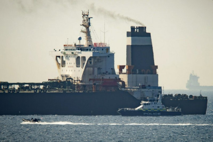 美國去年未能控制一艘被扣留在英屬直布羅陀的伊朗油輪。AP資料圖片