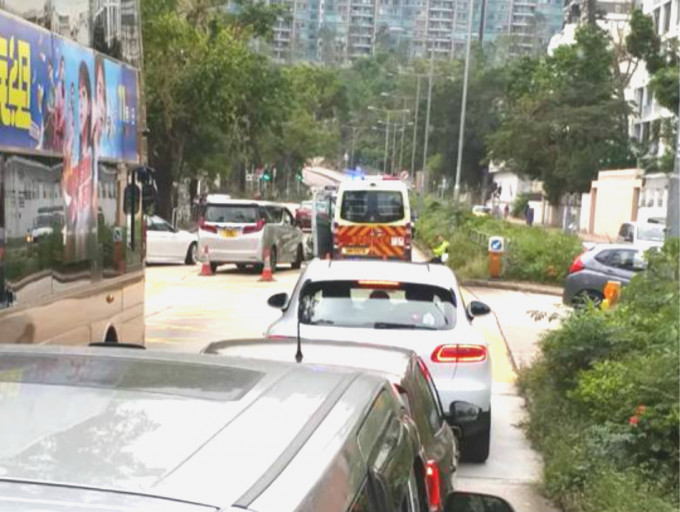 歌和老街私家车失事。突发事故报料区Eric Ho‎图片