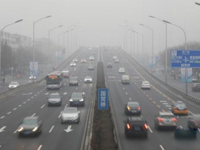 内地普查指京津冀及长三角，空气污染物排放强度较大。(网图)