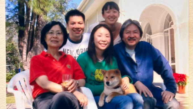 曾俊华爱犬Oliver与他们一起生活接近15年。曾俊华Facebook图片