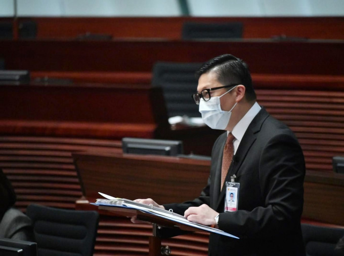 鄧炳強指，目前是台灣當局不願讓陳同佳前往當地。