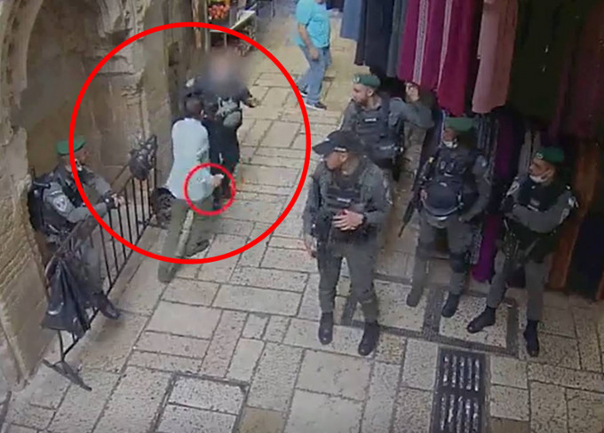 死者持刀襲擊以色列警察。互聯網圖片