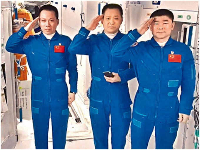 郝鹏指国家载人航天成绩举世瞩目，中国人首次进入自己的太空站。资料图片