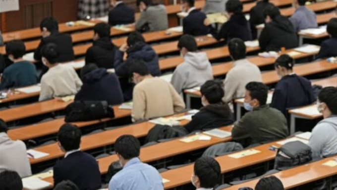 日本大学入学考试。