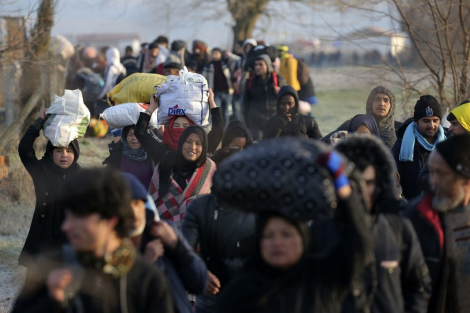 土耳其难民涌入希腊。AP