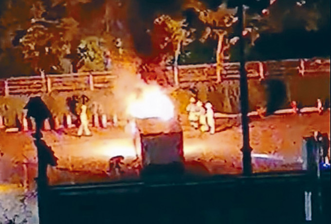 旺角警察體育遊樂會被投擲九枚汽油彈，停車場一貨車着火焚燒，消防員趕至灌救。