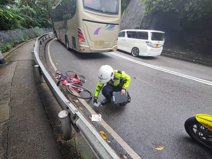 荃錦公路發生車禍。