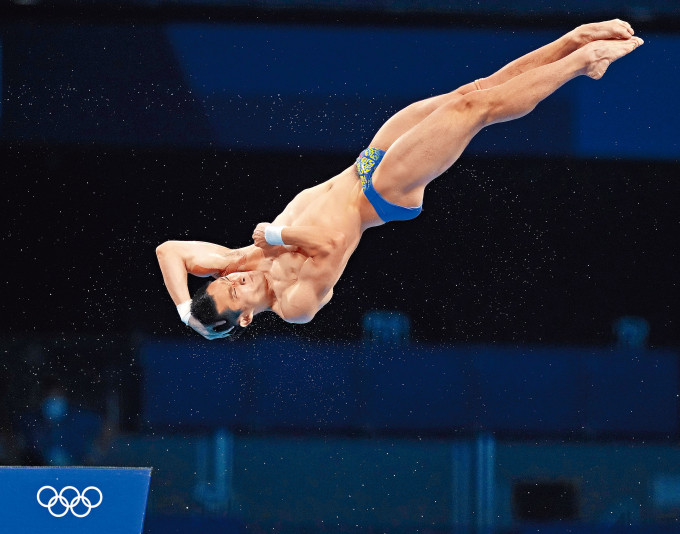 中國名將曹緣在跳水十米台個人賽決賽，決心戴罪立功。