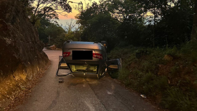 飞鹅山22岁司机撞壆反车 扎山道一度全封。马路的事讨论区FB
