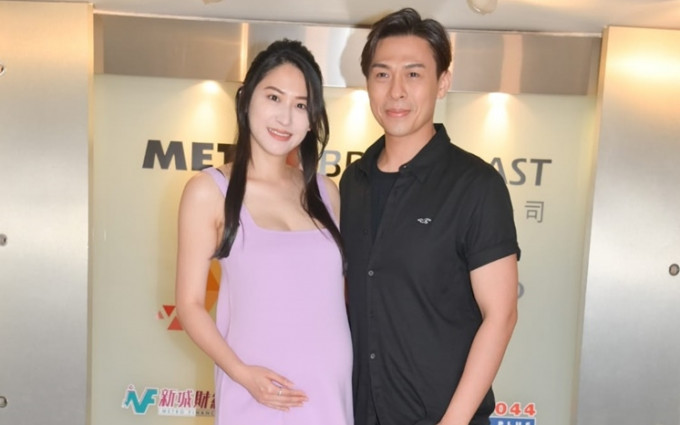 陈少邦太太已怀孕7个月。