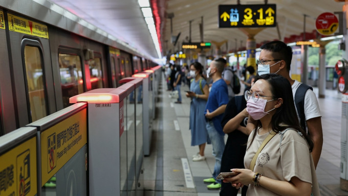 台灣新增55187宗本土新冠病例，再多154人死。路透社資料圖片