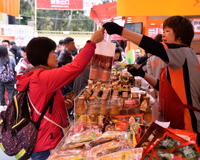 參展商稱今年市民出手不太豪爽。