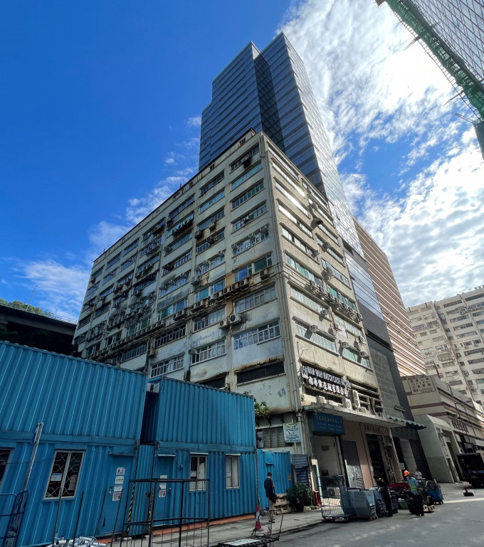 長沙灣聯興工廠大廈申重建27層高全新工廈。