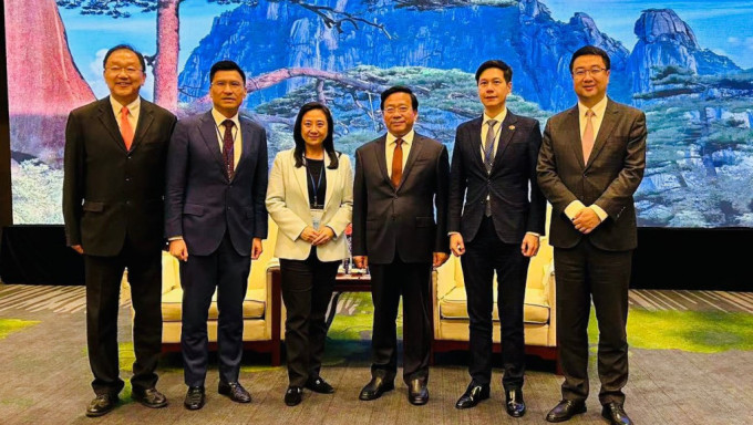 安徽省委书记韩俊在合肥会见立法会5名具科创背景的议员。