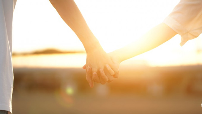 有交友公司調查指近七成單身者感到疫情影響求愛。iStock示意圖