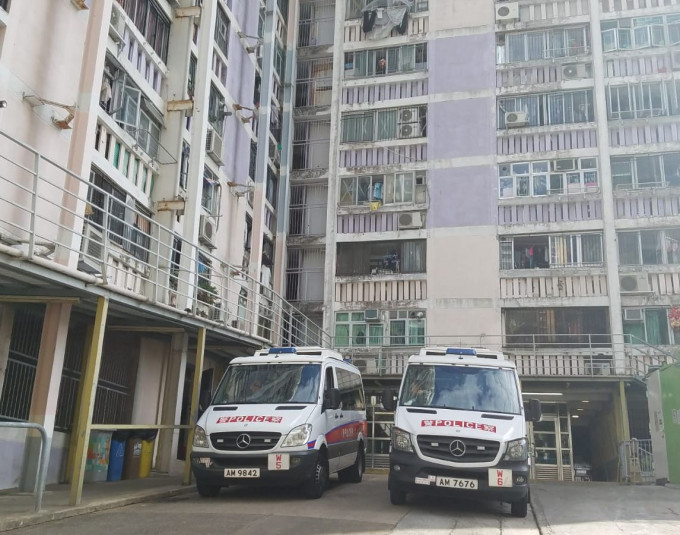 香港仔华富邨华昌楼一名70岁老翁从高处堕下身亡。
