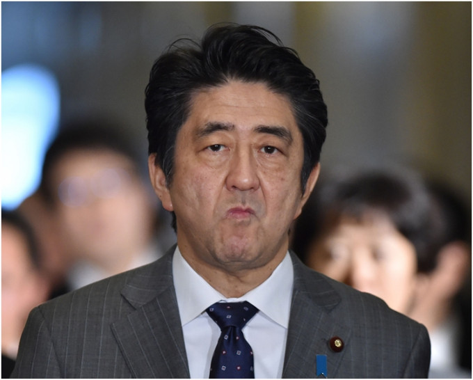 安倍希望执政自民党于今年年底前国会特别会期结束前，提出有关修宪的建议。网图