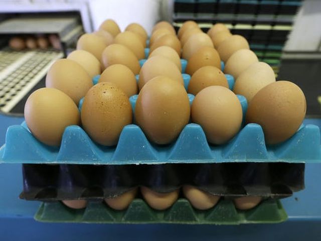 雞蛋價格因疫情一路飆升。 AP