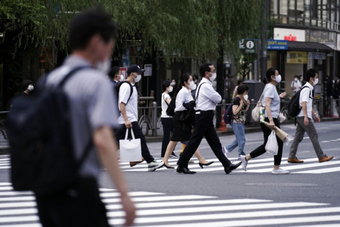 日本政府今天开始启动振兴旅游方案，东京都除外。AP