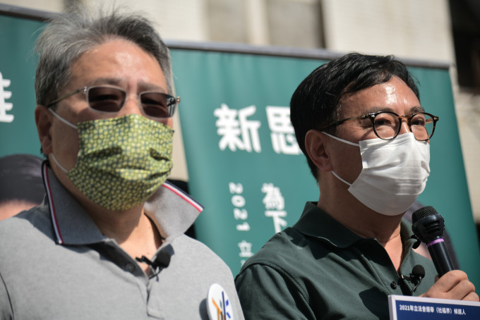 李华明（左）以个人名义支持党外立法会选举候选人狄志远（右），遭冻结党籍半年，后上诉得直，获准暂缓执行。资料图片