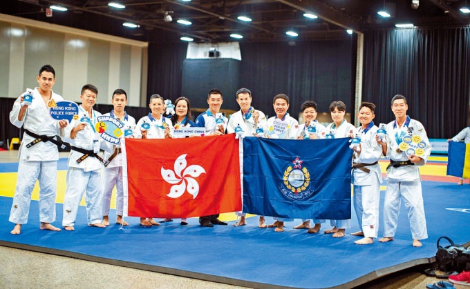 香港警察柔道会代表队今年在加拿大举办的世界警察及消防运动会柔道赛中，夺得佳绩。