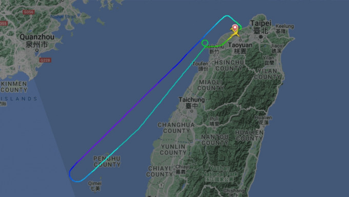 航班起飛後大約30分鐘，飛至台南外海時突然折返。