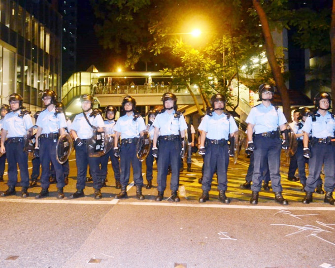 林志偉強烈譴責示威者包圍警總。
