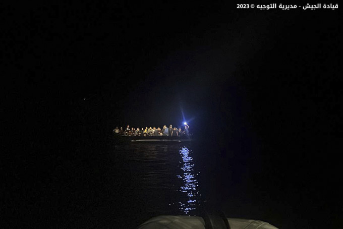 黎巴嫩北部海域船隻沉沒，軍方救起27名非法移民。美聯社