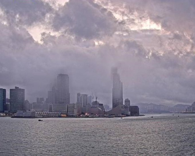 本港今日多雲有幾陣驟雨。天文台圖片