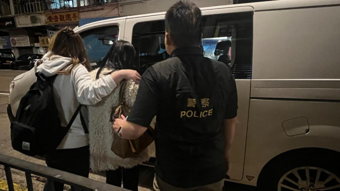 上海街被捕女子。警方图片