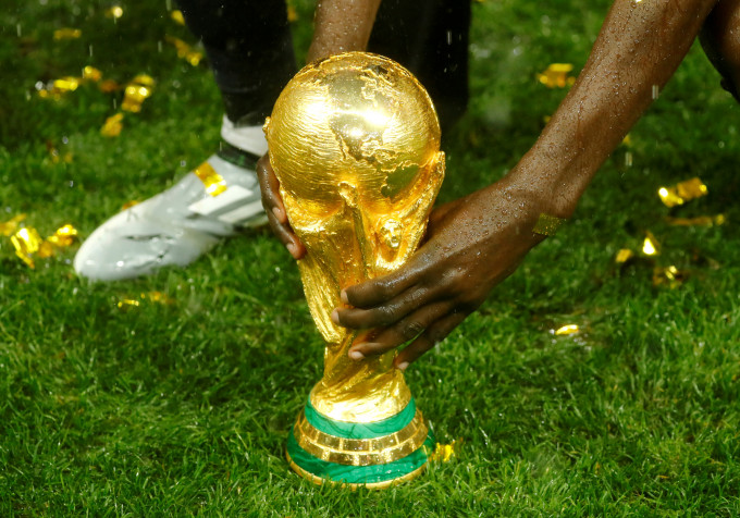 云加提前世界杯改成两年一届。 Reuters