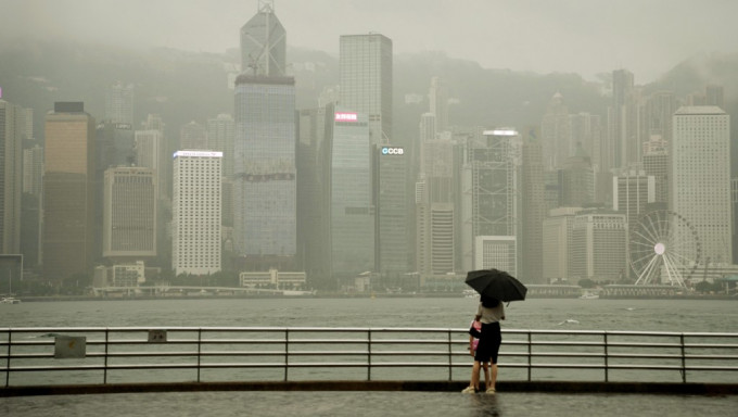 天文台｜強雷雨區發展逐漸靠近珠江口 預料未來數小時本港驟雨逐漸增多