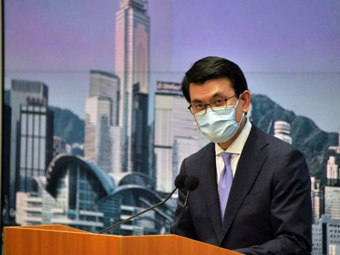 邱騰華指正與新加坡商討實行「航空旅遊氣泡」方法。