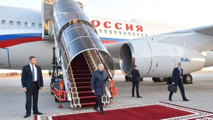 普京抵達吉爾吉斯出席獨聯體峰會，是他自今年3月遭國際刑事法院發逮捕令以來首次外訪。網上圖片