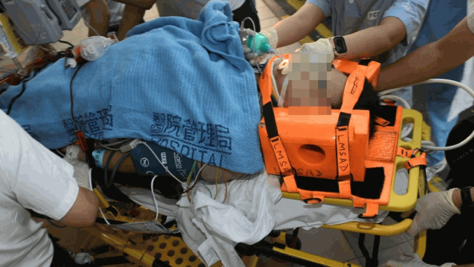 荃湾一名16岁的少年堕楼，送院后不治。