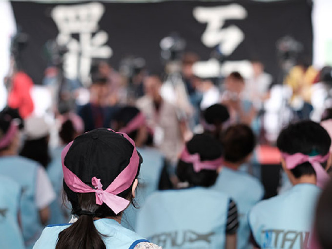长荣空姐于2019罢工，向公司争取提高福利待遇。 （网上图片）