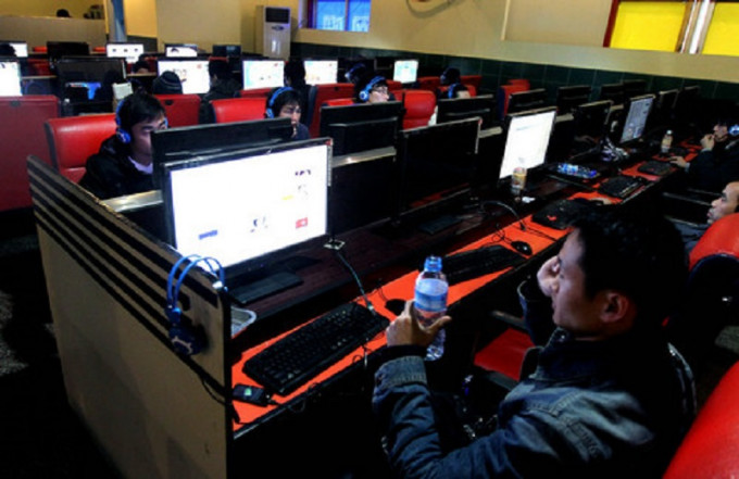北京整治网络游戏。新华社图片